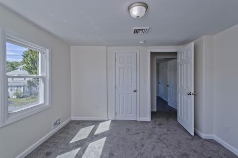 31 Silver St, West Springfield, MA 01089 photo 25