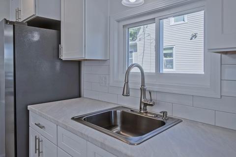 31 Silver St, West Springfield, MA 01089 photo 8