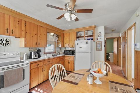 52 Boyer St, Springfield, MA 01109 photo 5