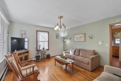 52 Boyer St, Springfield, MA 01109 photo 9