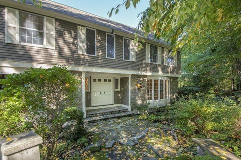 8 Grist Mill Ln, Hingham, MA 02043 photo 2
