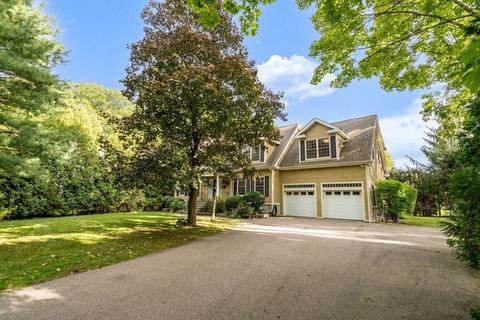 67 Smith St, Wellesley, MA 02482 photo 3