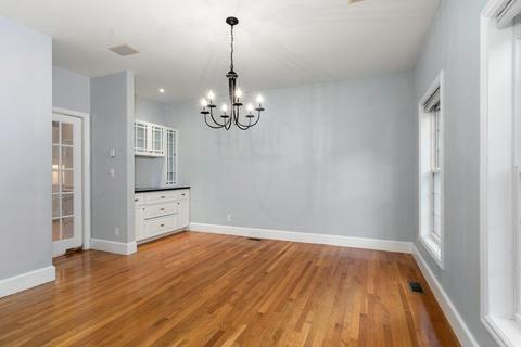 67 Smith St, Wellesley, MA 02482 photo 9