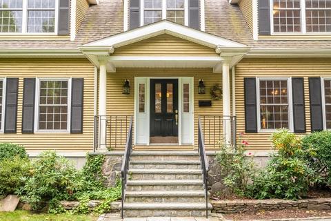 67 Smith St, Wellesley, MA 02482 photo 2