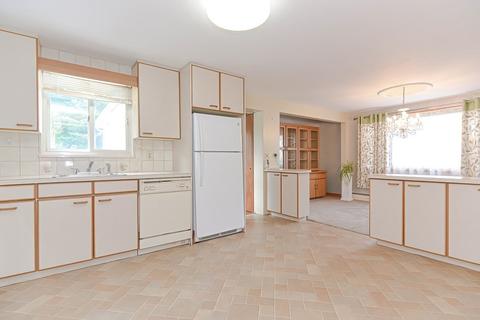 22 Volk Rd, Dedham, MA 02026 photo 5