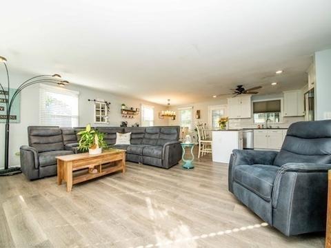 649 Middle Rd, Acushnet, MA 02743 photo 9