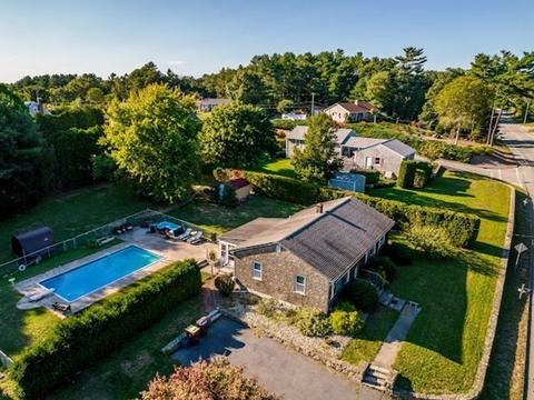 649 Middle Rd, Acushnet, MA 02743 photo 2