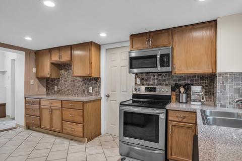 112 Center, Windsor Locks, CT 06096 photo 6