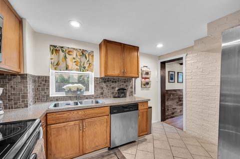 112 Center, Windsor Locks, CT 06096 photo 5