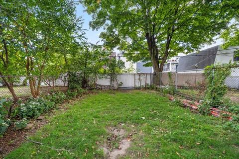 653 E Sixth St, Boston, MA 02127 photo 3