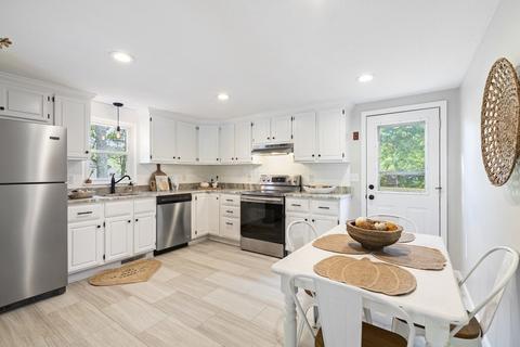 36 Standish Ave, Wareham, MA 02538 photo 9