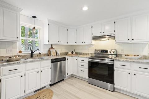 36 Standish Ave, Wareham, MA 02538 photo 11
