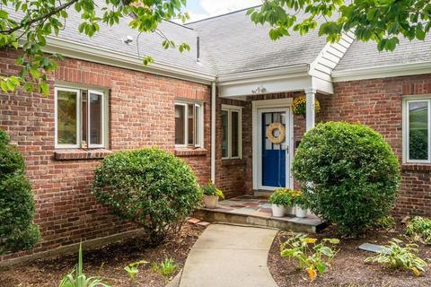 71 Jordan Rd, Brookline, MA 02445 photo 3