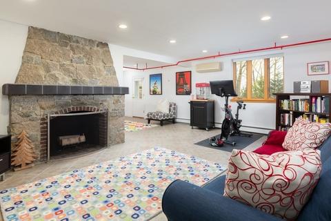 71 Jordan Rd, Brookline, MA 02445 photo 17