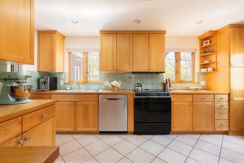71 Jordan Rd, Brookline, MA 02445 photo 7
