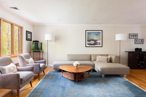 71 Jordan Rd, Brookline, MA 02445 photo 5