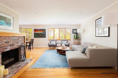 71 Jordan Rd, Brookline, MA 02445 photo 4