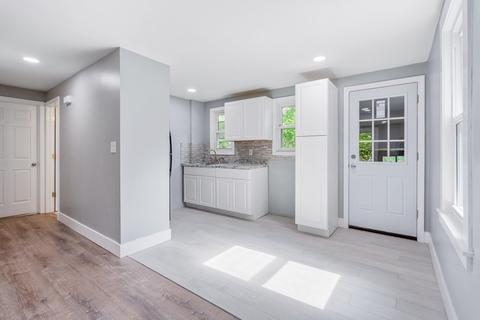 35 Marchioness Rd, Springfield, MA 01129 photo 4