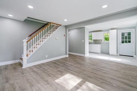 35 Marchioness Rd, Springfield, MA 01129 photo 2