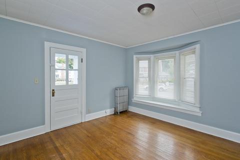 216 Middlesex St, Springfield, MA 01109 photo 7