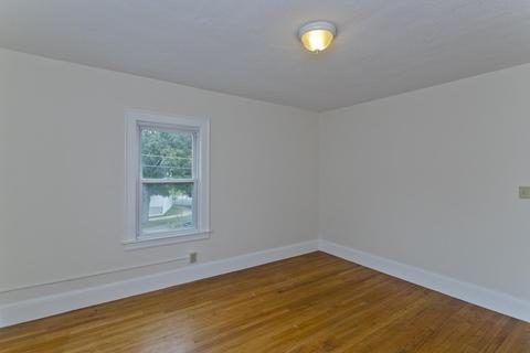 216 Middlesex St, Springfield, MA 01109 photo 17