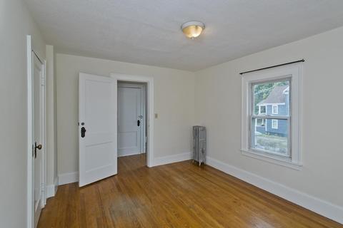 216 Middlesex St, Springfield, MA 01109 photo 15