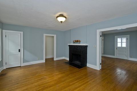 216 Middlesex St, Springfield, MA 01109 photo 4