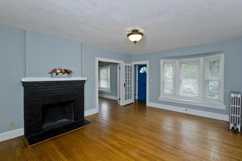 216 Middlesex St, Springfield, MA 01109 photo 3