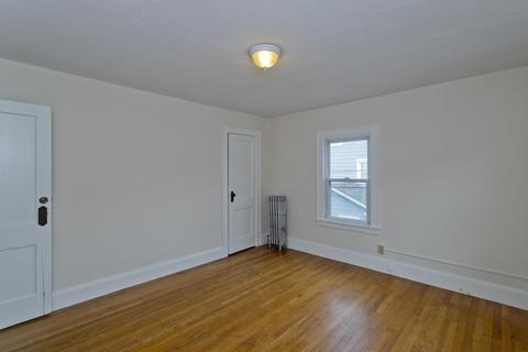 216 Middlesex St, Springfield, MA 01109 photo 11