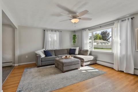 18 Pickering St, Chicopee, MA 01013 photo 7