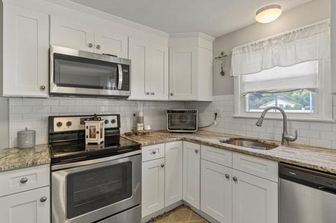 18 Pickering St, Chicopee, MA 01013 photo 14
