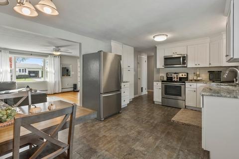 18 Pickering St, Chicopee, MA 01013 photo 10