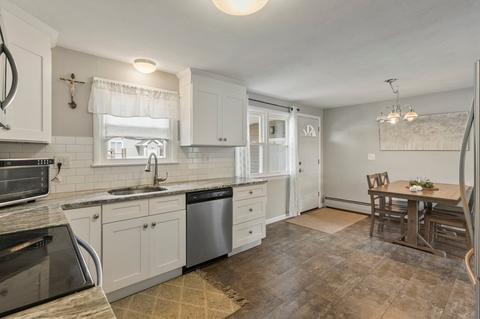 18 Pickering St, Chicopee, MA 01013 photo 16