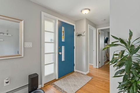 18 Pickering St, Chicopee, MA 01013 photo 3