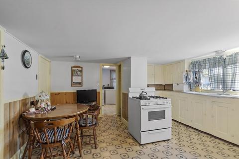 19 Parsonage St, Georgetown, MA 01833 photo 12
