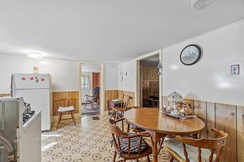 19 Parsonage St, Georgetown, MA 01833 photo 10