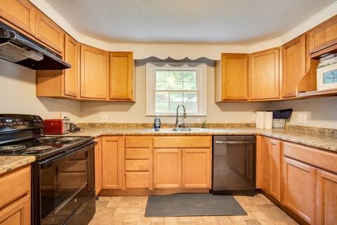 1293 Bradley Rd, Springfield, MA 01109 photo 6