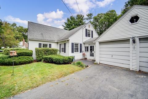 1293 Bradley Rd, Springfield, MA 01109 photo 2