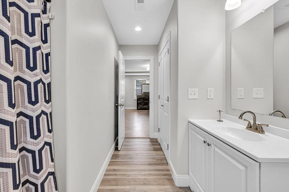  46 Mount Vernon Rd, Chicopee, MA 01013 photo 23