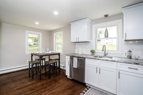 301 Holcomb Rd, Springfield, MA 01118 photo 3