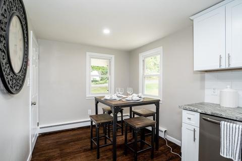 301 Holcomb Rd, Springfield, MA 01118 photo 7