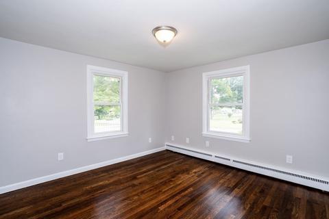 301 Holcomb Rd, Springfield, MA 01118 photo 17