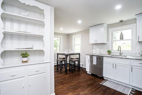 301 Holcomb Rd, Springfield, MA 01118 photo 5