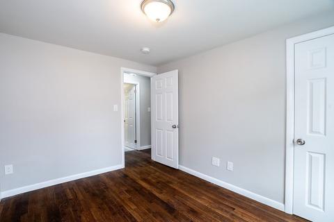 301 Holcomb Rd, Springfield, MA 01118 photo 16