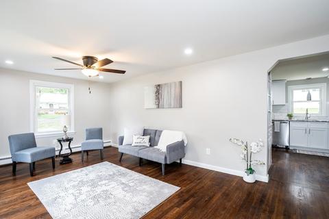 301 Holcomb Rd, Springfield, MA 01118 photo 8