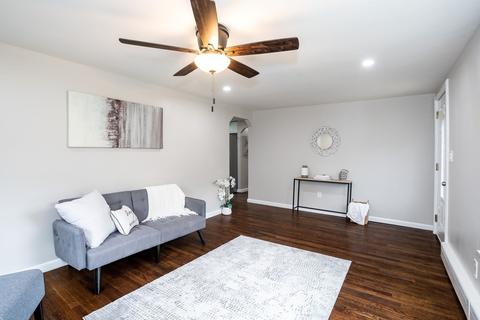 301 Holcomb Rd, Springfield, MA 01118 photo 9