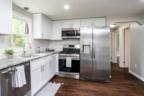 301 Holcomb Rd, Springfield, MA 01118 photo 1