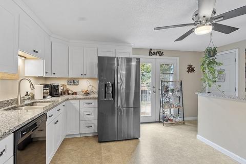 157 Barthel Ave, Gardner, MA 01440 photo 2