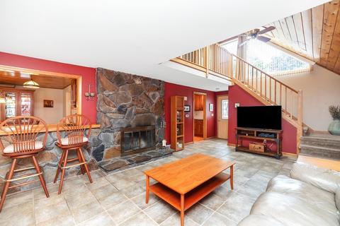25 Sterling Dr, Easthampton, MA 01027 photo 13