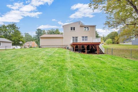 25 Sterling Dr, Easthampton, MA 01027 photo 2